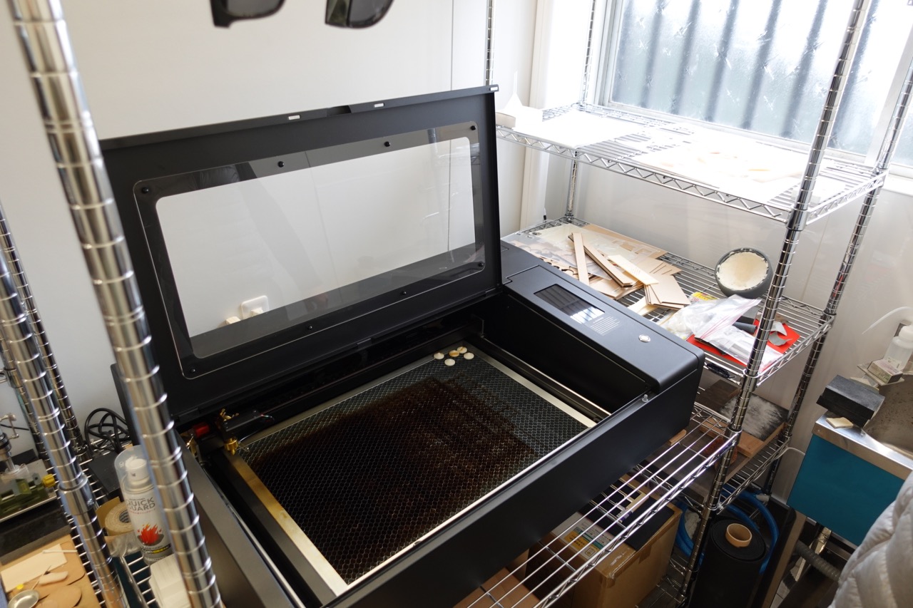 レーザーカッター