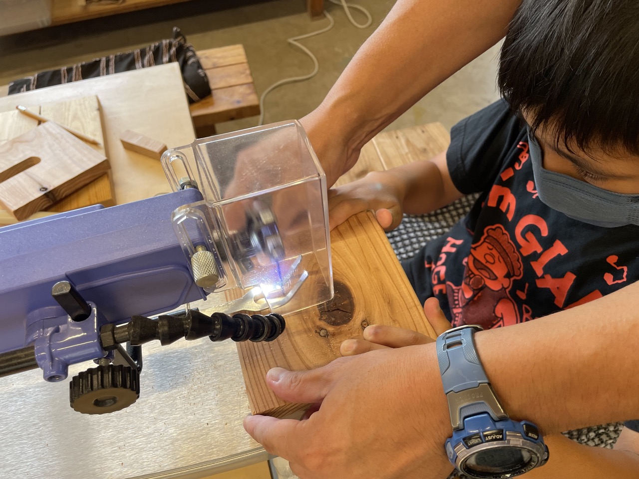 ママへのプレゼント！キッチンペーパーホルダー製作に来られました！