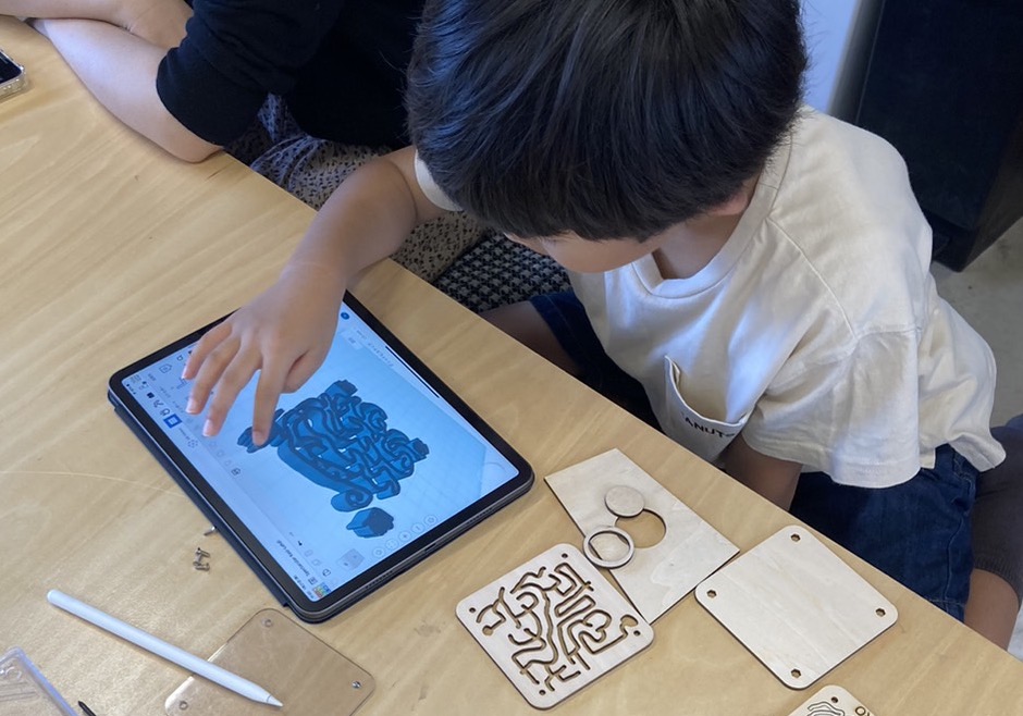 夏休み工作ワークショップ・迷路コースターづくりの様子をお届け！